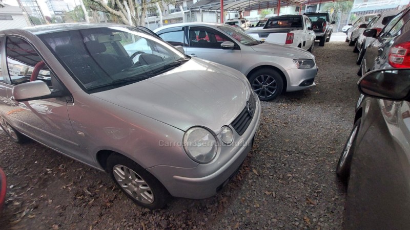 POLO 1.6 MI 8V FLEX 4P MANUAL - 2004 - FARROUPILHA