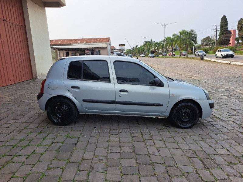 CLIO 1.0 EXPRESSION 16V GASOLINA 4P MANUAL - 2004 - VERANóPOLIS