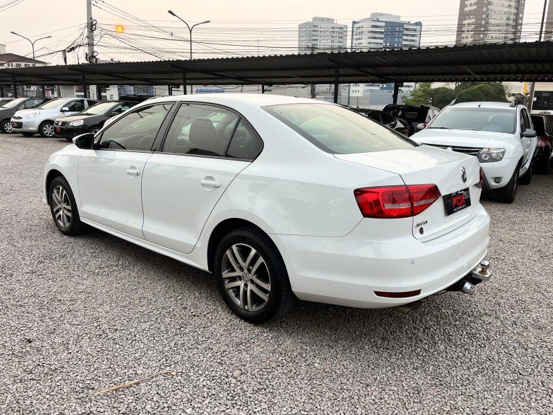 JETTA 2.0 COMFORTLINE FLEX 4P TIPTRONIC - 2015 - CAXIAS DO SUL