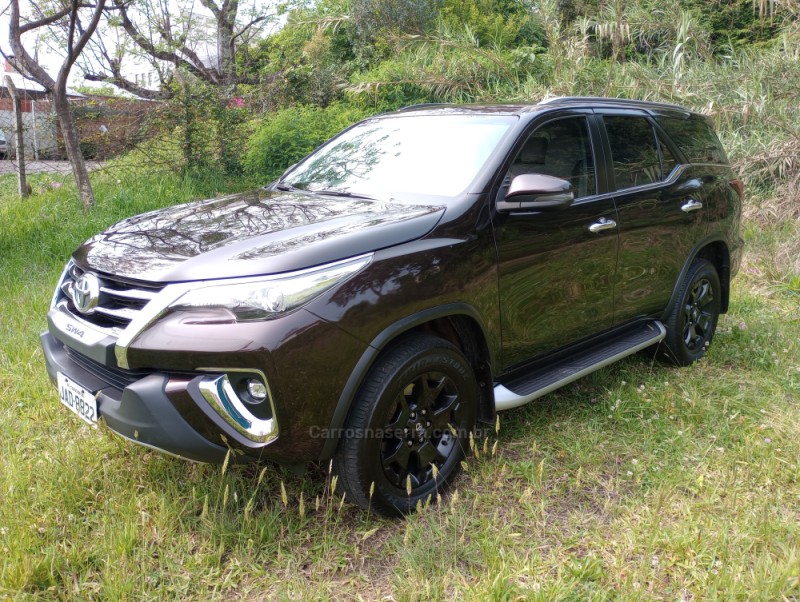 HILUX SW4 2.8 SRX 4X4 DIAMOND 16V TURBO DIESEL 4P 7 LUGARES AUTOMÁTICO - 2019 - FLORES DA CUNHA