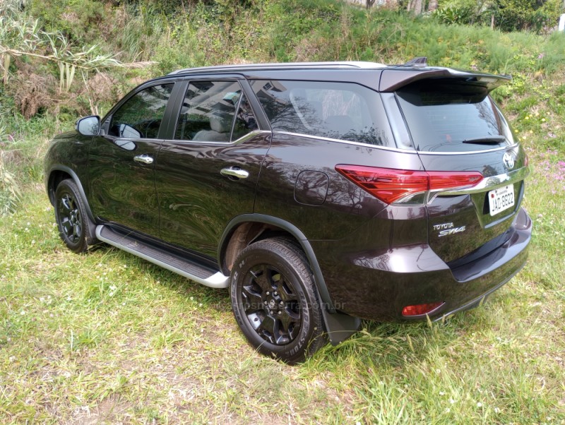 HILUX SW4 2.8 4X4 SRX PLATINUM TURBO 7 LUGARES DIESEL 4P AUTOMÁTICO - 2019 - FLORES DA CUNHA