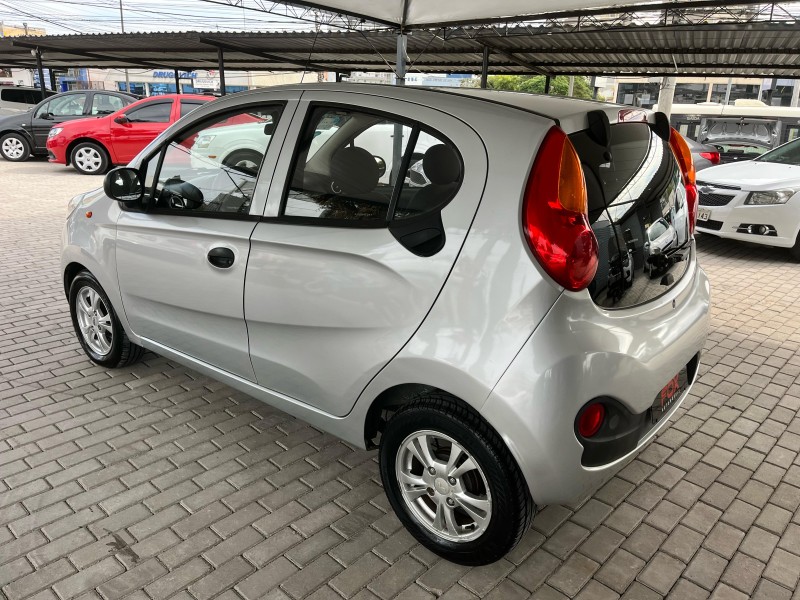 QQ 1.0 MPFI LOOK 12V GASOLINA 4P MANUAL - 2018 - CAXIAS DO SUL