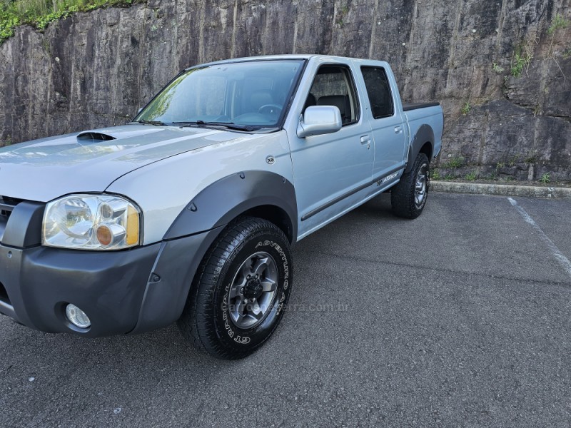 FRONTIER 2.8 SE 4X4 CD TURBO DIESEL 4P MANUAL