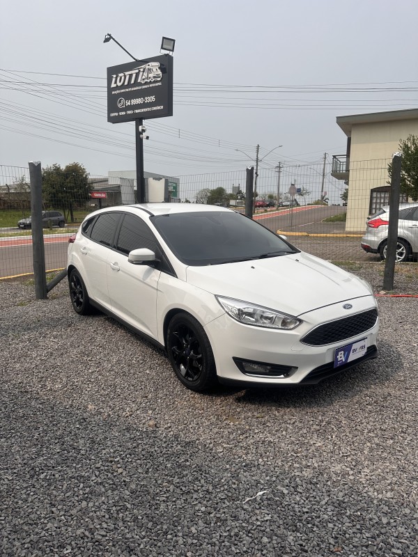 FOCUS 2.0 SE HATCH 16V FLEX 4P AUTO - 2016 - FARROUPILHA