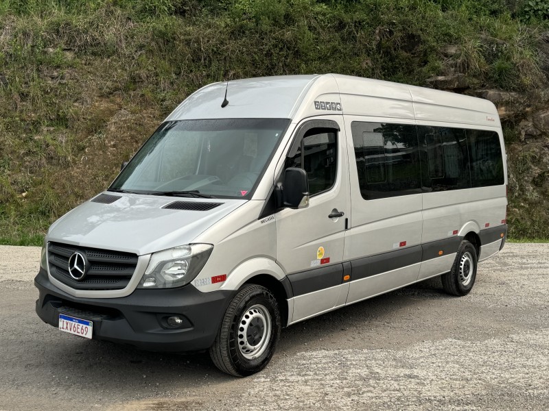 SPRINTER 2.2 415 VAN LUXO TETO ALTO 19 LUGARES DIESEL 3P MANUAL - 2018 - CAXIAS DO SUL