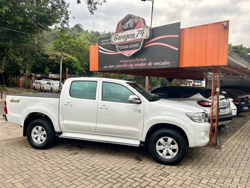 HILUX 2.7 SRV 4X4 CD 16V FLEX 4P AUTOMÁTICO - 2014 - TRêS COROAS