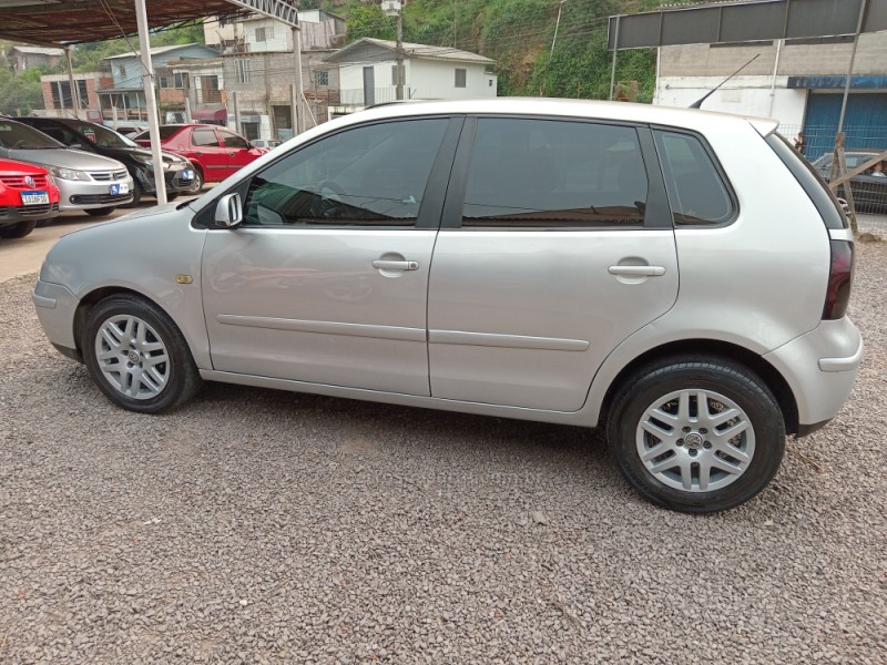 POLO 1.6 MI 8V GASOLINA 4P MANUAL - 2005 - CAXIAS DO SUL