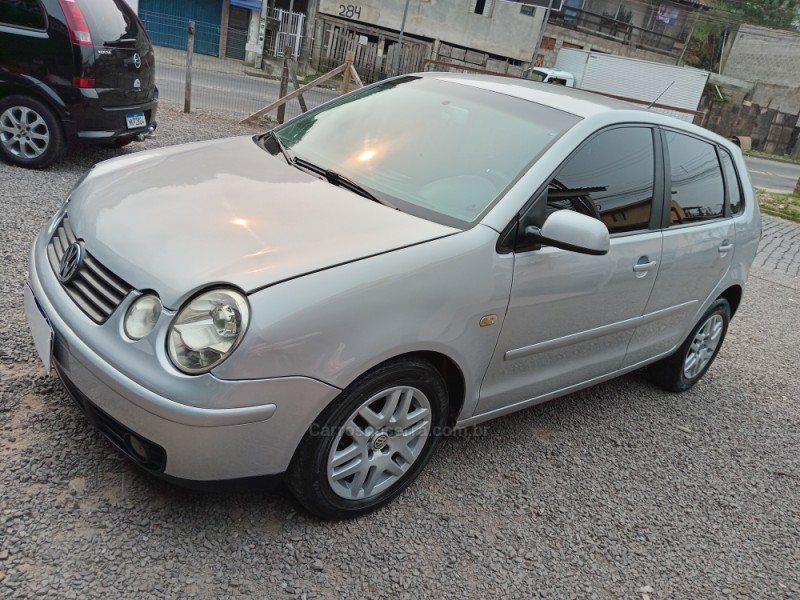 POLO 1.6 MI 8V GASOLINA 4P MANUAL - 2005 - CAXIAS DO SUL