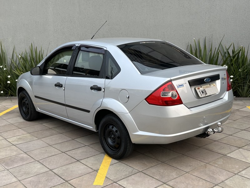 FIESTA 1.6 ROCAM SEDAN 8V FLEX 4P MANUAL - 2005 - CAXIAS DO SUL