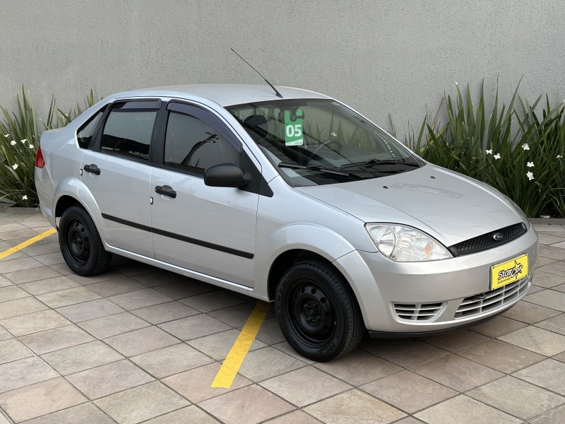 FIESTA 1.6 ROCAM SEDAN 8V FLEX 4P MANUAL - 2005 - CAXIAS DO SUL