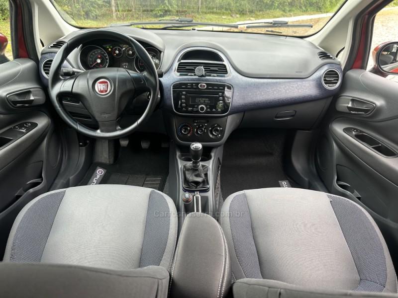 PUNTO 1.4 ATTRACTIVE ITALIA 8V FLEX 4P MANUAL - 2014 - NOVA PRATA