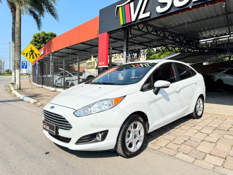 FIESTA 1.6 SE SEDAN 16V FLEX 4P MANUAL - 2015 - CAXIAS DO SUL