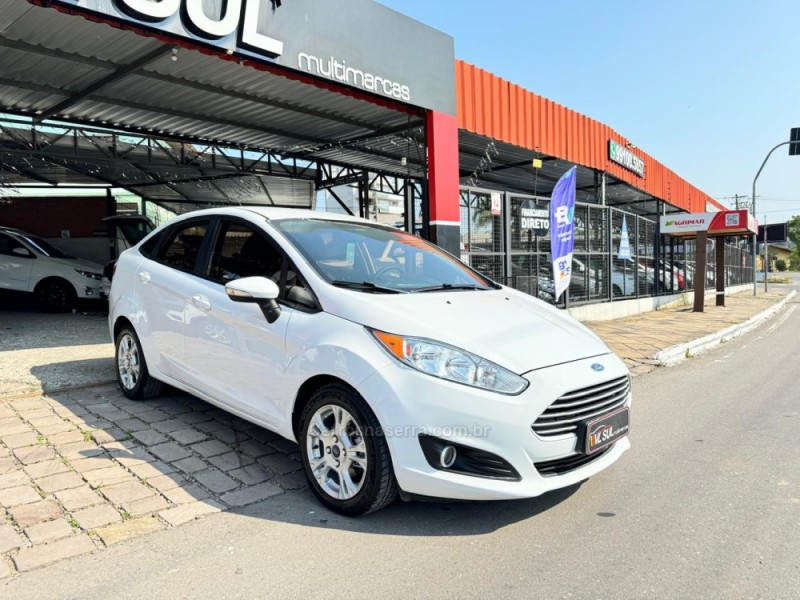 FIESTA 1.6 SE SEDAN 16V FLEX 4P MANUAL - 2015 - CAXIAS DO SUL