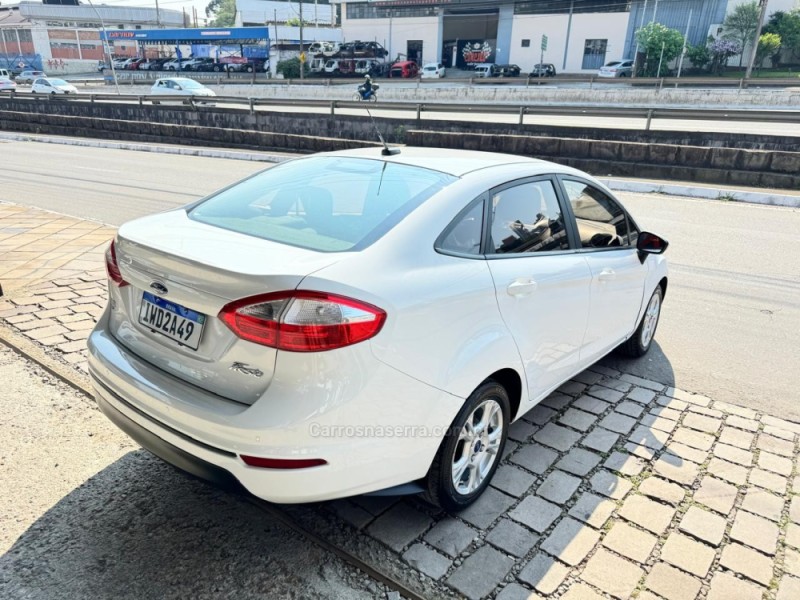 FIESTA 1.6 SE SEDAN 16V FLEX 4P MANUAL - 2015 - CAXIAS DO SUL