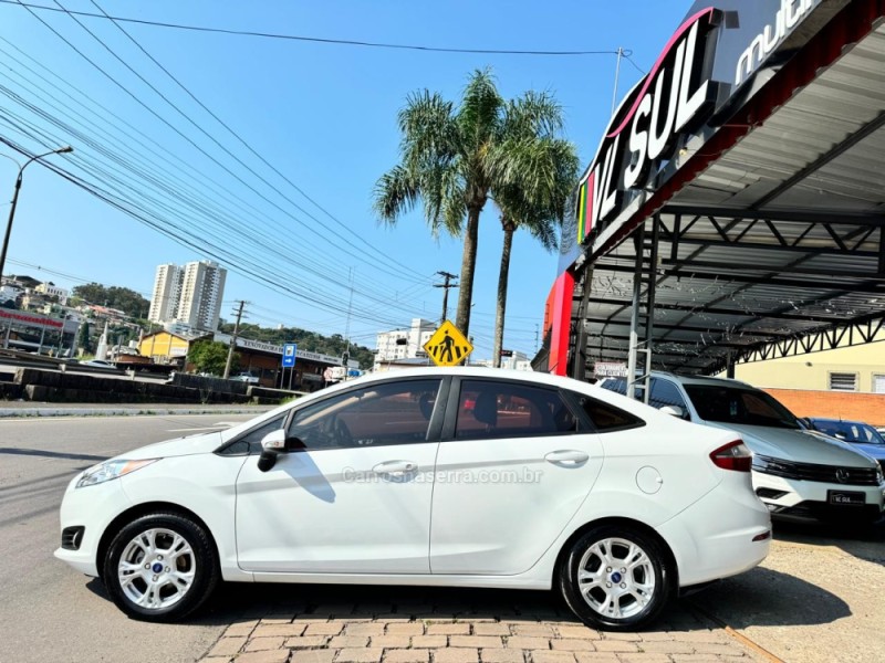 FIESTA 1.6 SE SEDAN 16V FLEX 4P MANUAL - 2015 - CAXIAS DO SUL