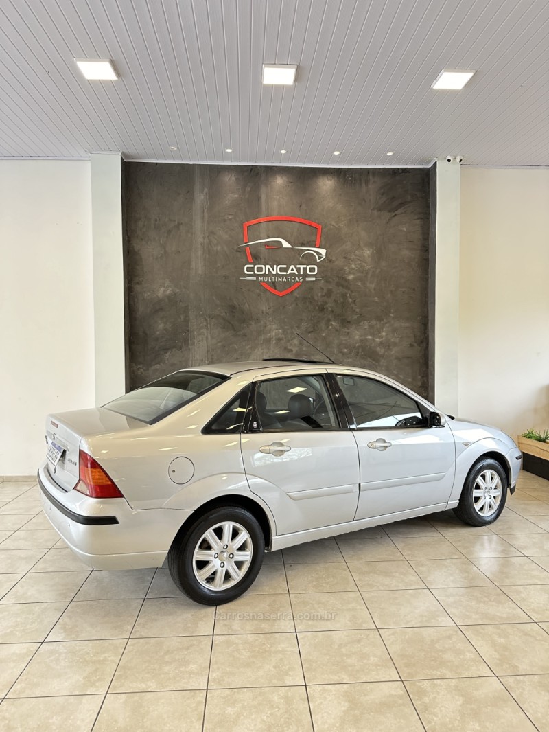 FOCUS 2.0 GHIA SEDAN 16V GASOLINA 4P MANUAL - 2008 - FARROUPILHA