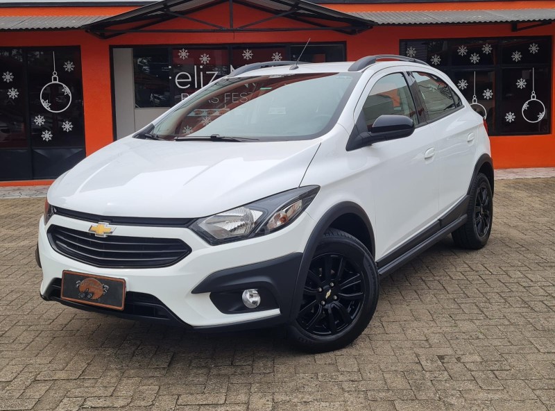 ONIX 1.4 MPFI ACTIV 8V FLEX 4P MANUAL - 2019 - CANELA