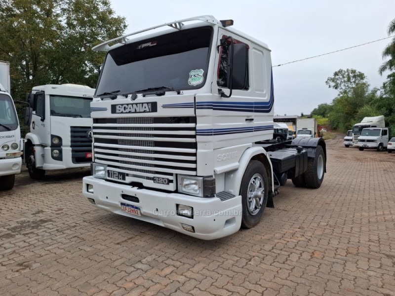 t 112 h 320 4x2 1982 portao