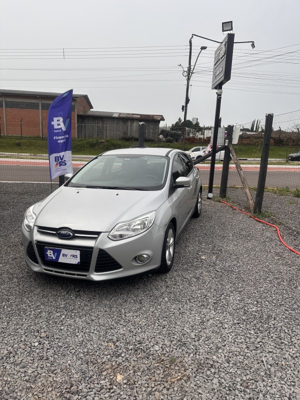 FOCUS 2.0 FC 16V GASOLINA 4P AUTOMÁTICO - 2015 - FARROUPILHA