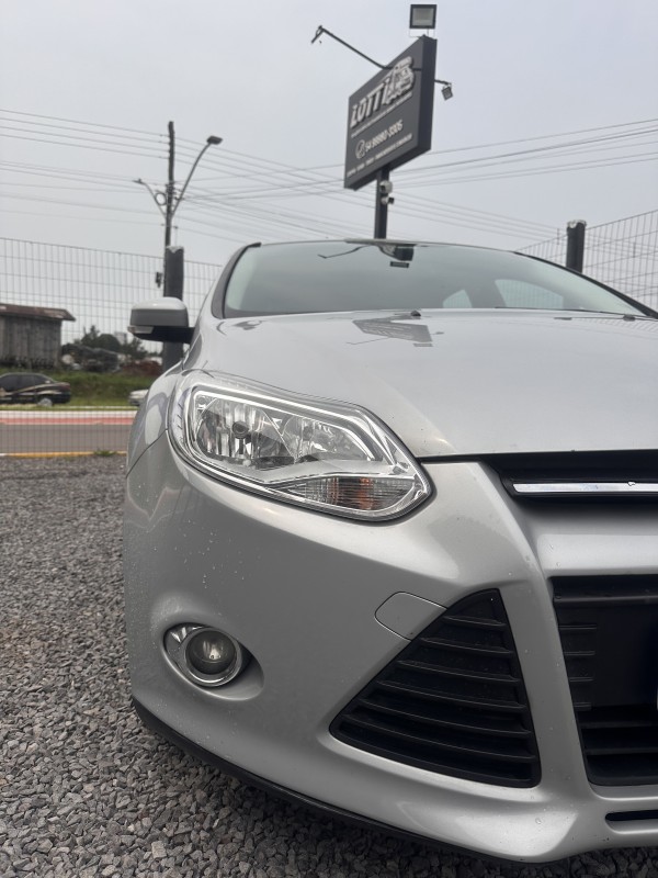 FOCUS 2.0 FC 16V GASOLINA 4P AUTOMÁTICO - 2015 - FARROUPILHA