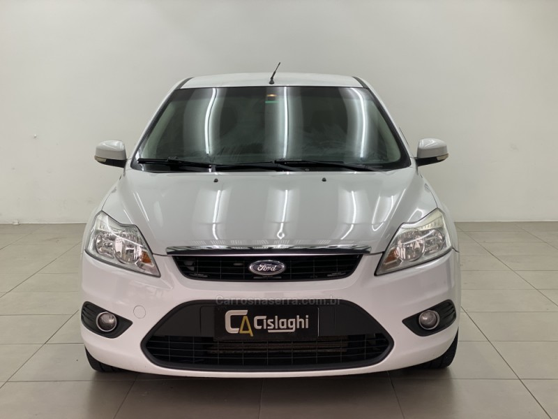 FOCUS 1.6 GLX 16V FLEX 4P MANUAL - 2013 - CARLOS BARBOSA