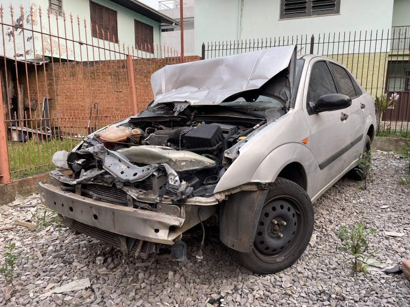 FOCUS 2.0 GLX 16V FLEX 4P MANUAL - 2002 - CAXIAS DO SUL