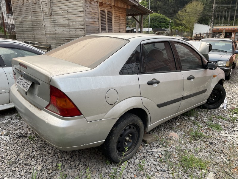 FOCUS 2.0 GLX 16V FLEX 4P MANUAL - 2002 - CAXIAS DO SUL