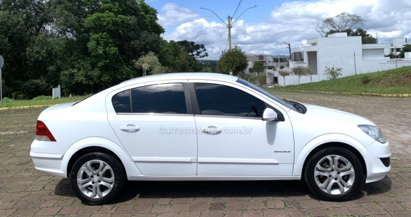 VECTRA 2.0 MPFI ELEGANCE 8V FLEX 4P AUTOMÁTICO - 2011 - GUAPORé