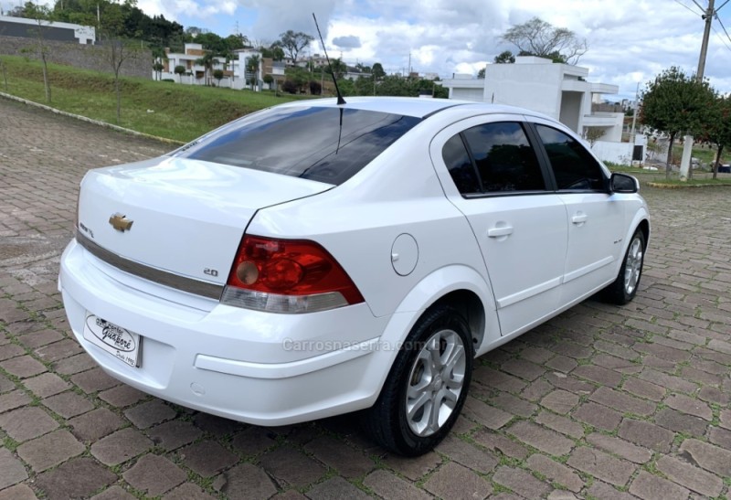 VECTRA 2.0 MPFI ELEGANCE 8V FLEX 4P AUTOMÁTICO - 2011 - GUAPORé