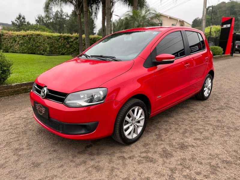 FOX 1.0 MI 8V FLEX 4P MANUAL - 2014 - BOM PRINCíPIO