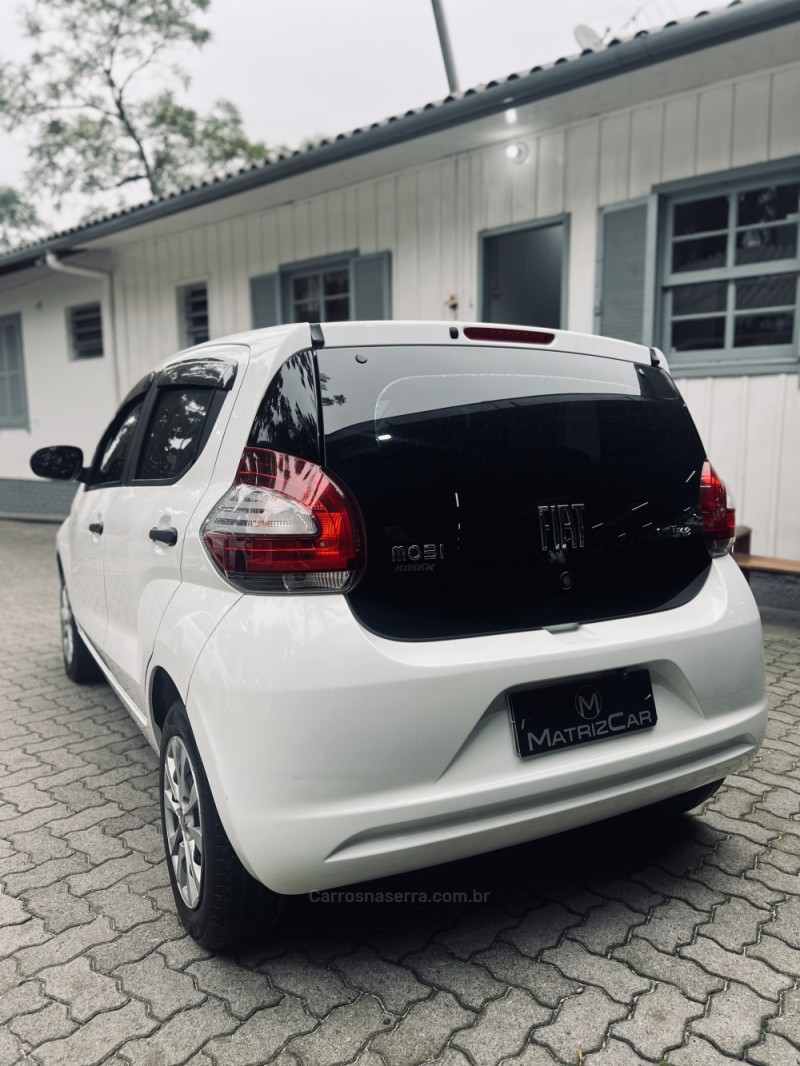 MOBI 1.0 8V EVO FLEX LIKE. MANUAL - 2020 - CANELA