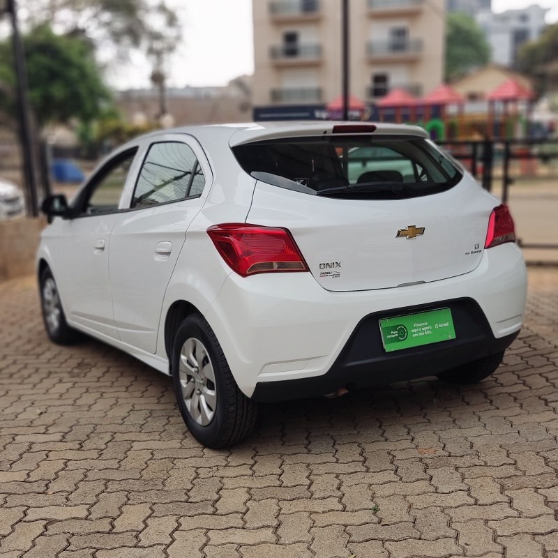 ONIX 1.0 LT 12V FLEX 4P MANUAL - 2019 - TAPEJARA