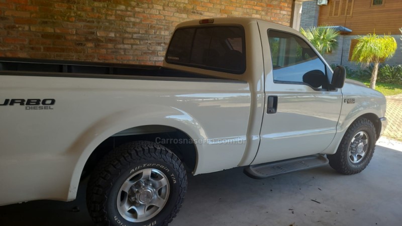 F-250 4.2 XLT 4X2 CS TURBO DIESEL 2P MANUAL - 2004 - GARIBALDI