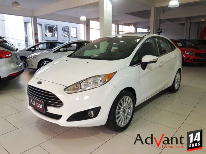 FIESTA 1.6 TITANIUM PLUS SEDAN 16V FLEX 4P AUTOMÁTICO - 2015 - CAXIAS DO SUL