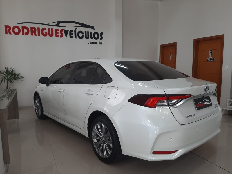 COROLLA 1.8 ALTIS 16V HÍBRIDO 4P AUTOMÁTICO - 2021 - CAXIAS DO SUL