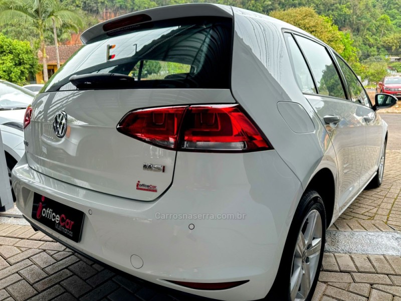 GOLF 1.6 MSI COMFORTLINE 16V TOTAL FLEX 4P MANUAL - 2016 - TRêS COROAS