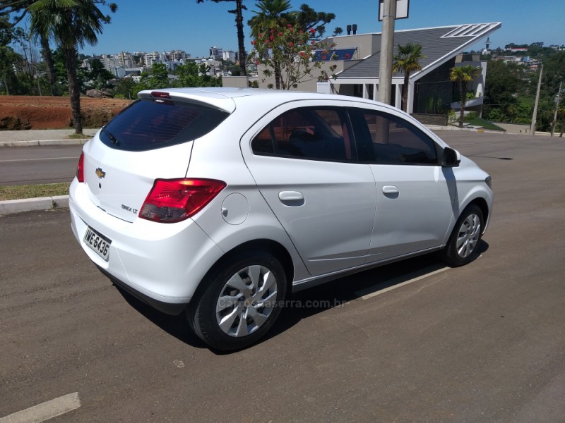 ONIX 1.4 MPFI LT 8V FLEX 4P MANUAL - 2015 - VERANóPOLIS