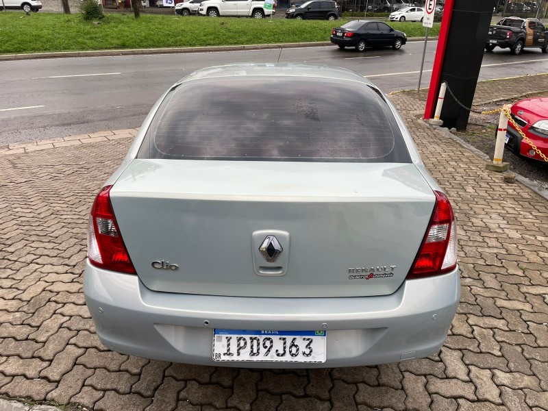 CLIO 1.6 PRIVILÉGE SEDAN 16V FLEX 4P MANUAL - 2009 - CAXIAS DO SUL