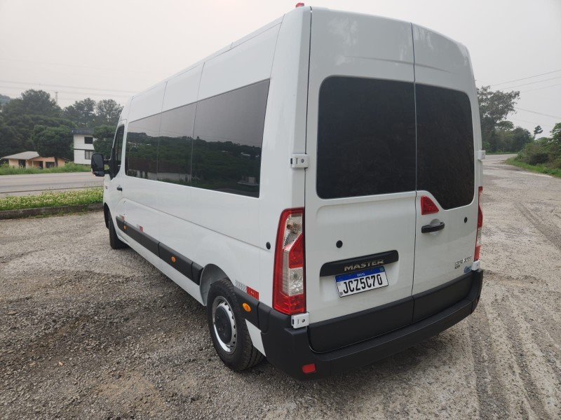 MASTER 2.3 DCI MINIBUS VIP L3H2 16 LUGARES 16V DIESEL 4P MANUAL - 2025 - CAXIAS DO SUL