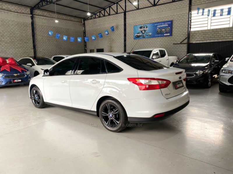 FOCUS 2.0 SE FASTBACK 16V FLEX 4P AUTOMÁTICO - 2015 - NOVO HAMBURGO