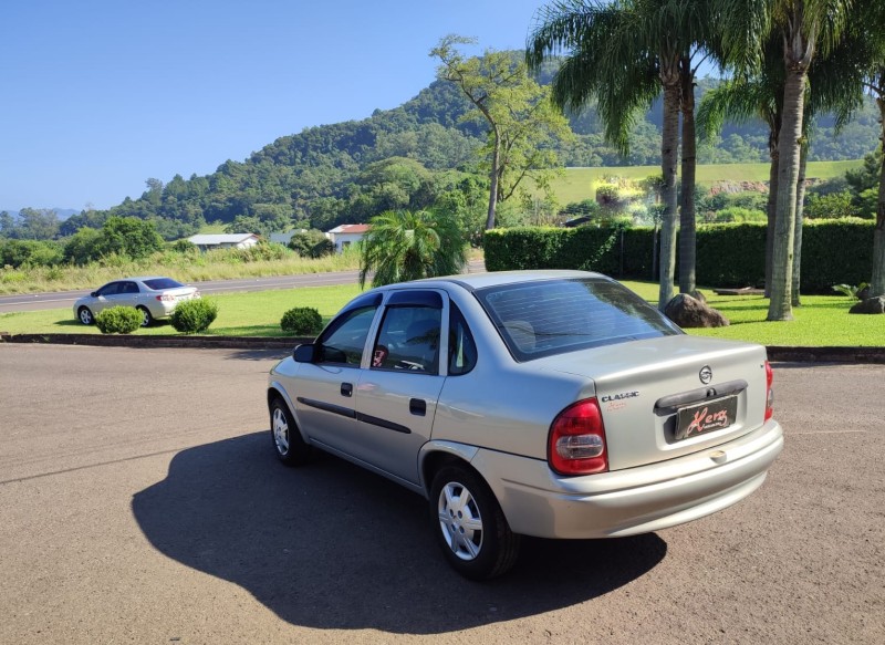 CORSA 1.6 MPFI GL 8V GASOLINA 4P MANUAL - 2005 - BOM PRINCíPIO