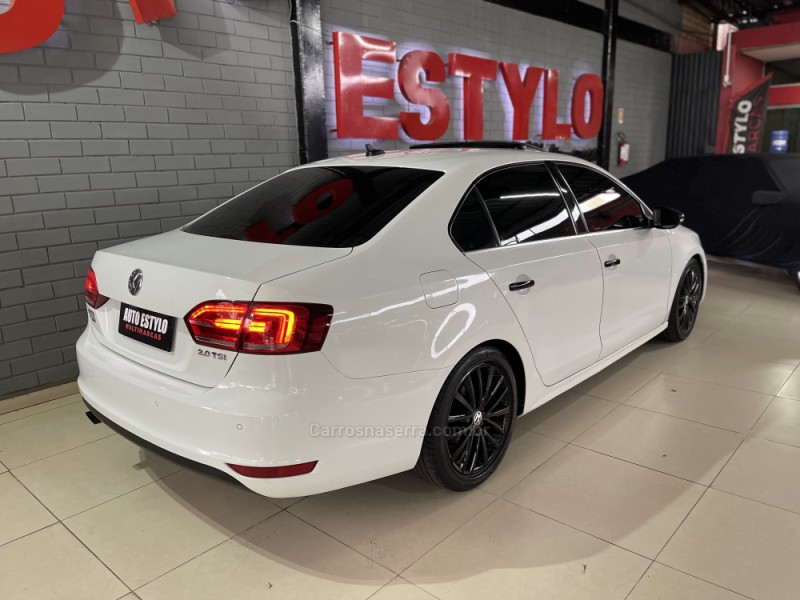 JETTA 2.0 TSI HIGHLINE 211CV GASOLINA 4P DSG - 2014 - ESTâNCIA VELHA