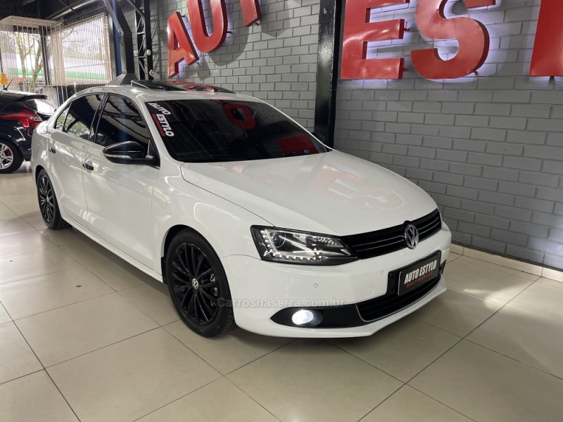 JETTA 2.0 TSI HIGHLINE 211CV GASOLINA 4P DSG - 2014 - ESTâNCIA VELHA