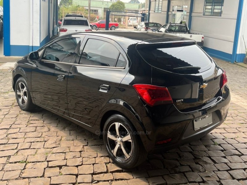 ONIX 1.4 MPFI LT 8V FLEX 4P MANUAL - 2019 - VACARIA