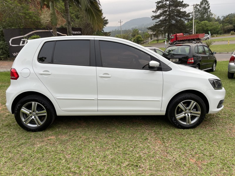 FOX 1.6 MSI TRENDLINE 8V FLEX 4P MANUAL - 2018 - BOM PRINCíPIO