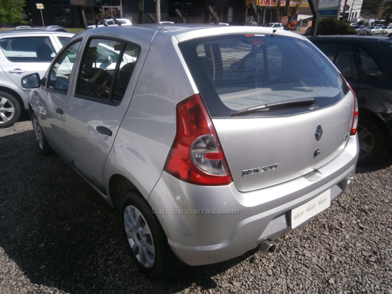 SANDERO 1.0 EXPRESSION 16V FLEX 4P MANUAL - 2011 - FARROUPILHA