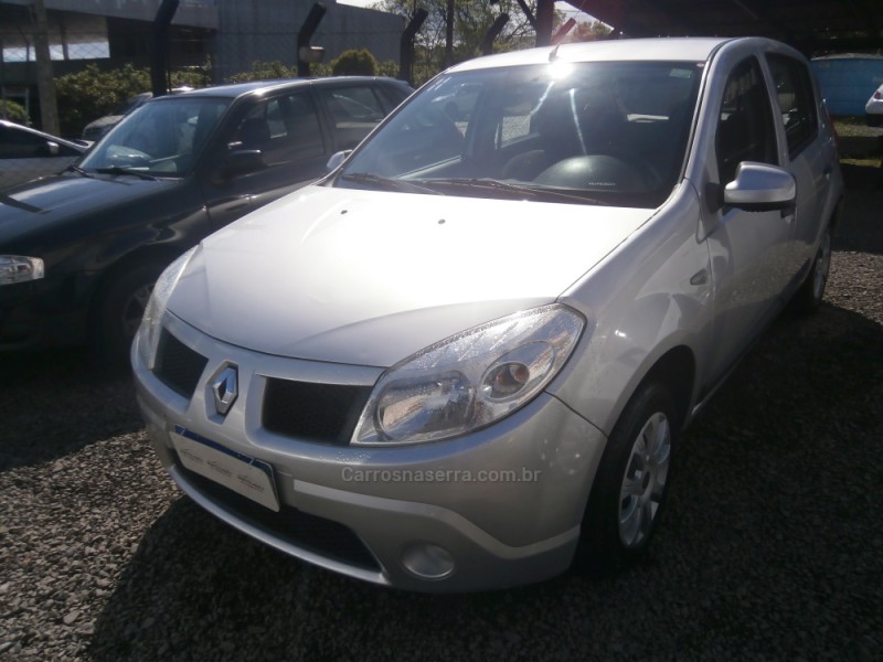 SANDERO 1.0 EXPRESSION 16V FLEX 4P MANUAL - 2011 - FARROUPILHA