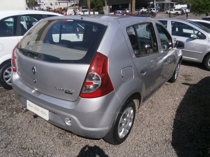 SANDERO 1.0 EXPRESSION 16V FLEX 4P MANUAL - 2011 - FARROUPILHA