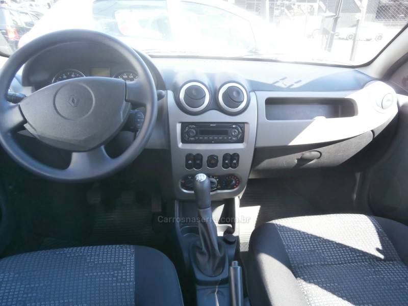 SANDERO 1.0 EXPRESSION 16V FLEX 4P MANUAL - 2011 - FARROUPILHA