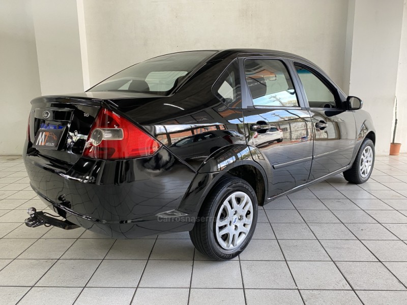 FIESTA 1.6 MPI CLASS SEDAN 8V FLEX 4P MANUAL - 2010 - CAXIAS DO SUL